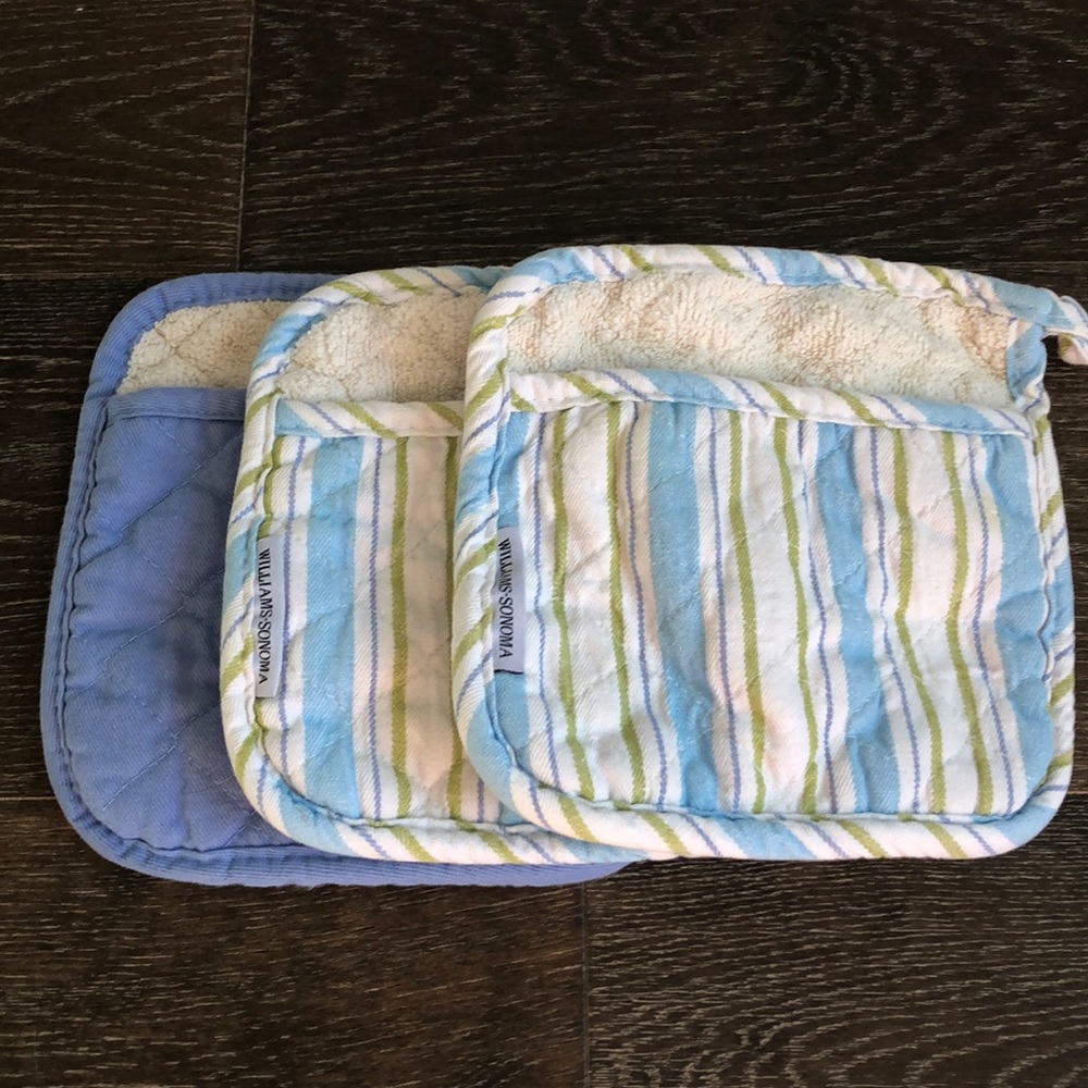 Set of 3 Williams Sonoma potholders